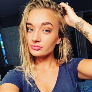 Meet your Posher, Macie